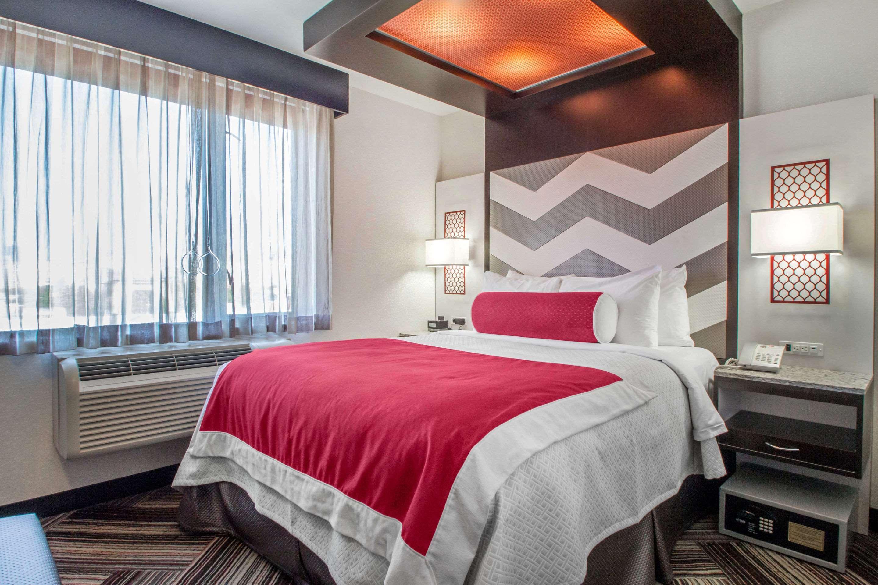 The Vue Hotel, Ascend Hotel Collection New York Exterior photo