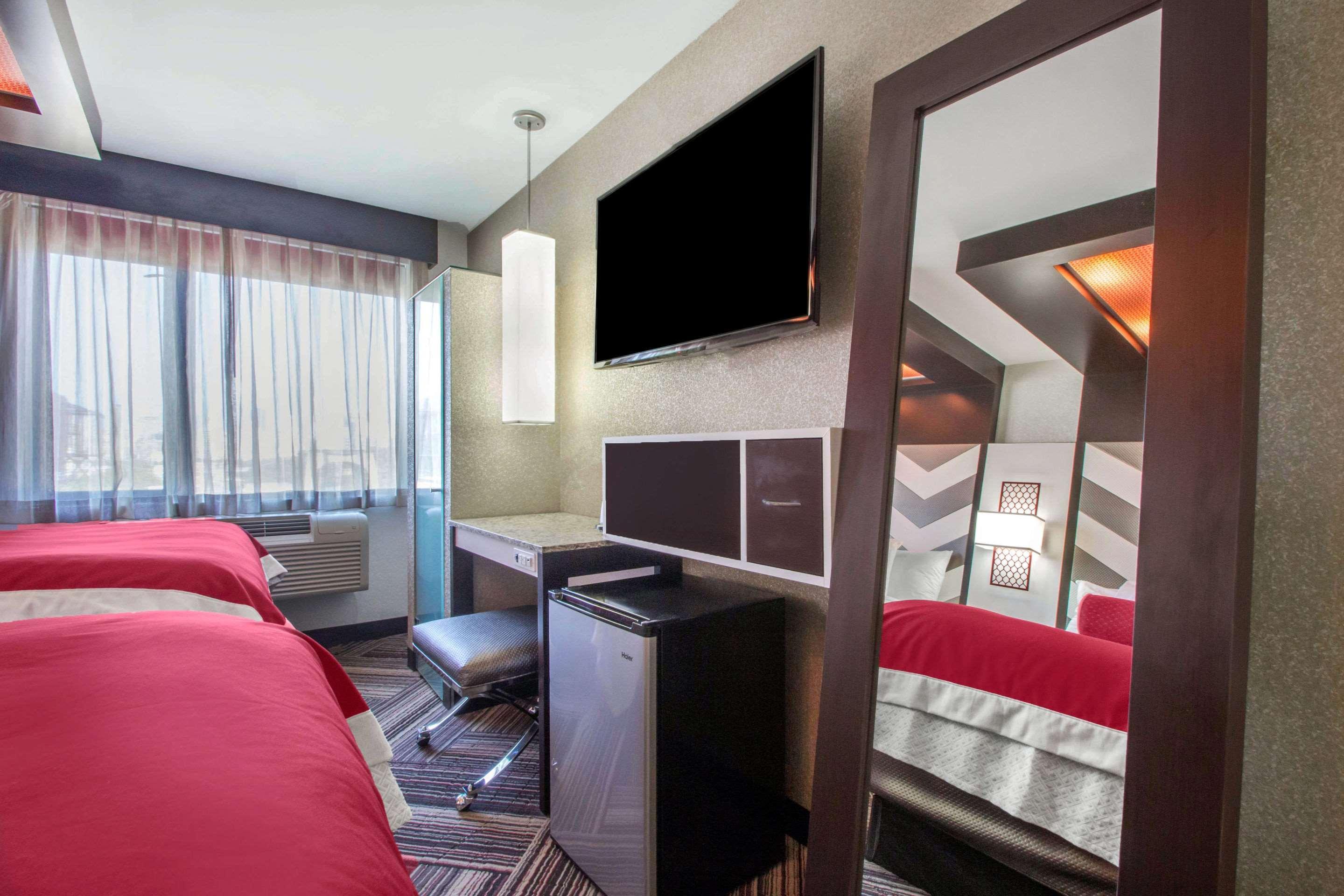 The Vue Hotel, Ascend Hotel Collection New York Exterior photo